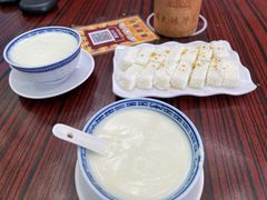 香滑凤凰奶-周大娘牛乳(旧寨古村总店)