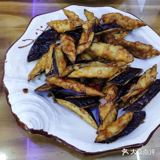 云霄路美食街区(香港中路店)