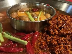 -山城年华老火锅(玉林店)