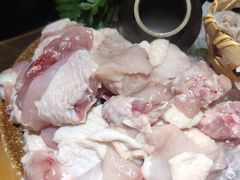 鸡肉-洪氏嗨捞·广东猪肚鸡·椰子鸡火锅(西咸万象城店)