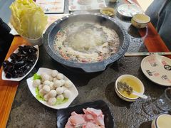手工斑鱼丸-景明轩•养生酸汤鱼火锅 云贵鲜菌 现舂野果酸汤(王寨小区店)
