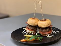自制安格斯牛肉芝士汉堡-villaa·别墅·融合菜西餐厅