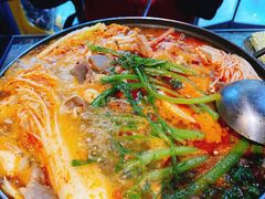 部队锅-MI WU FACTORY米屋美食工厂餐厅(绿地店)