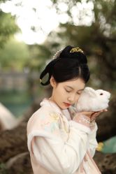 -一揽芳华汉服旗袍体验馆(拙政园店)