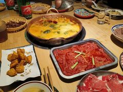 -洱火云南酸菜牛肉火锅(石景山当代商城店)