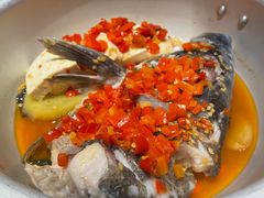 压锅剁椒鱼头-佬麻雀·新湘菜(东方宝泰店)