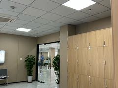 -上海大学附属上海和平眼科医院