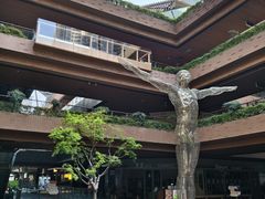 -瑞虹新天地月亮湾