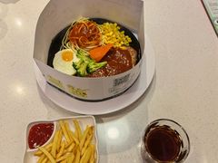 -汤姆家的牛排意面披萨(新城市广场店)