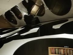-涨巢·潮玩水疗局