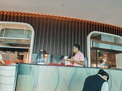 -亚洲国际大酒店·云顶阁旋转自助餐厅