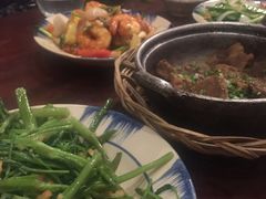 -Cuc Gach Quan Restaurant