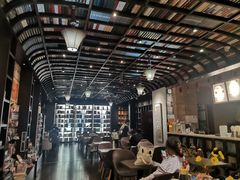 -钟书阁(松江泰晤士小镇店)