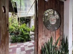-Cuc Gach Quan Restaurant