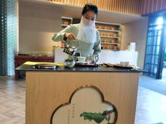 -荷风细雨·中国茶宴(世纪大道店)