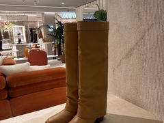 -文艺复兴百货(米兰大教堂广场店)