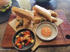 墨西哥鸡肉卷饼-HIGH FIVE哈福手工汉堡(桂林路店)