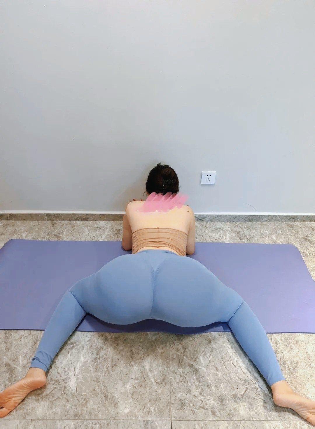 柔韧全开的瑜伽姿势