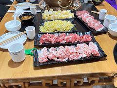 -果松木炭酸菜铜火锅·外婆参鸡汤