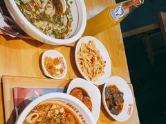 -呷佬·长沙手工米粉(金沙江路店)