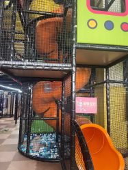 -欧酷世界动力星球(王府井奥莱UP TOWN店)