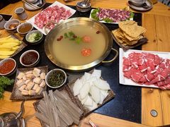 -顶顶汤火牛排火锅·经典铜锅涮肉