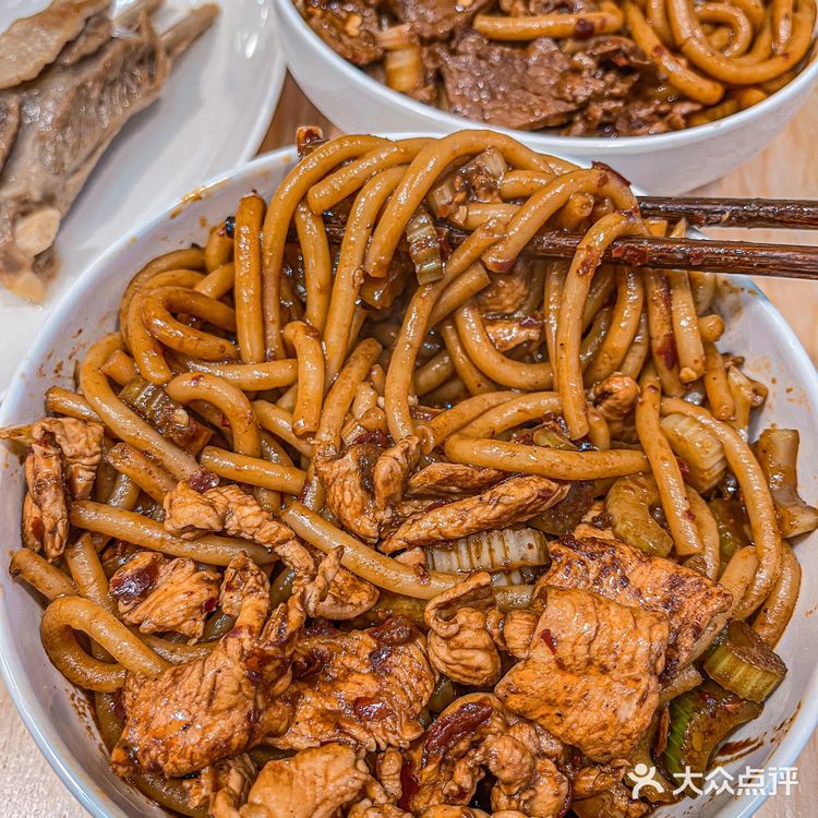 感谢深圳本地人带路新疆炒米粉果然狠过瘾!