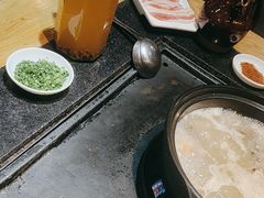 -有一锅·野生菌黑山羊腊排骨火锅(古城北门店)