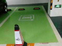 -悠方地下停车场