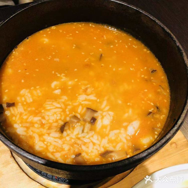 鸡爪吃起来也比较糯的，吃火锅太多了