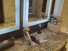 -弘安丽水温泉酒店