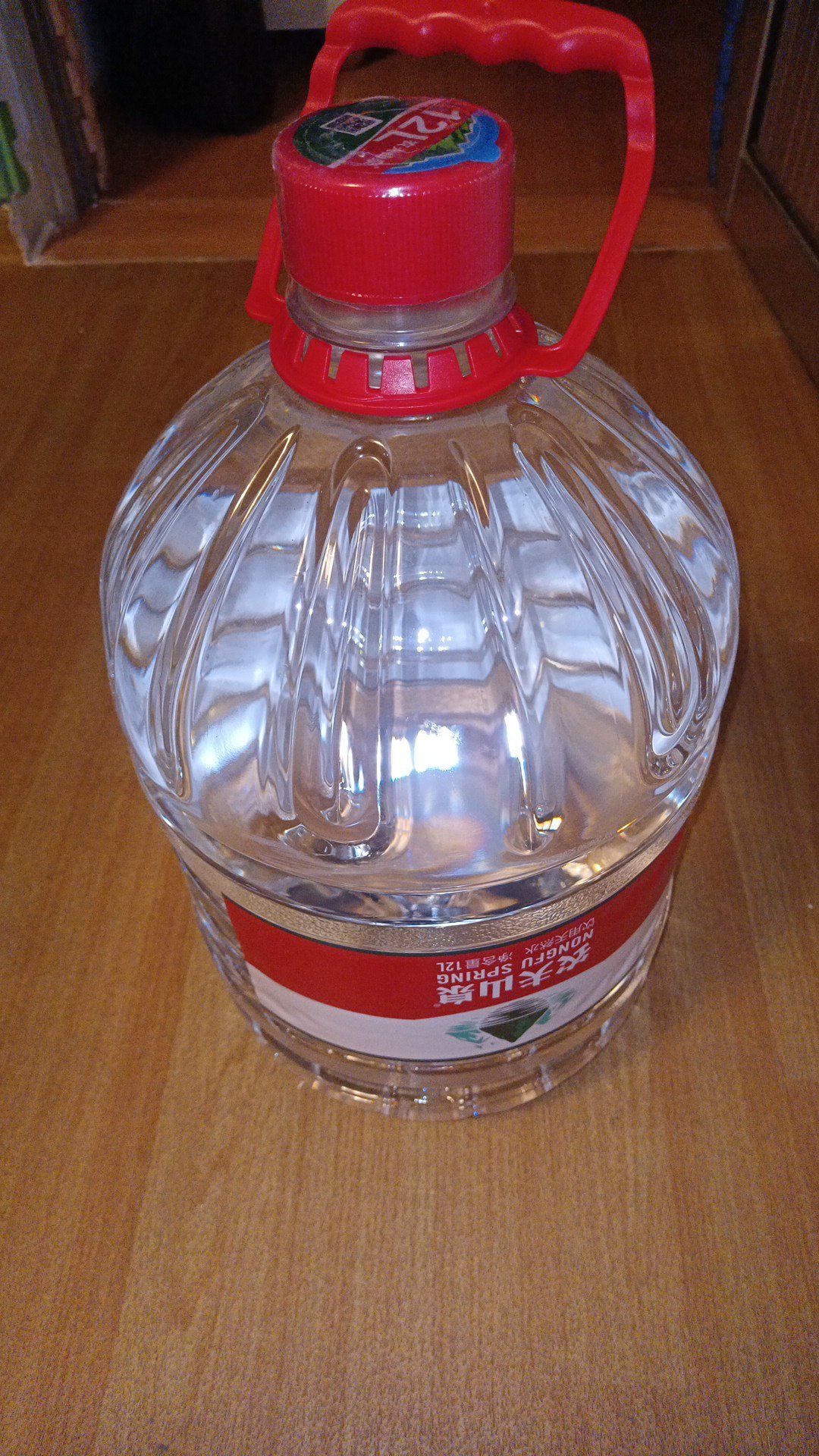 出售12l农夫山泉水桶