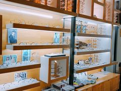-LOGO眼镜·蔡司品牌折扣店(龙华清湖店)