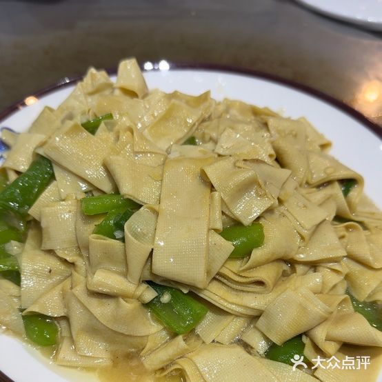 美味居东北铁锅炖