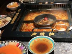-老牌坊云南鱼豆花火锅(哈西万达店)