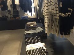 -URBAN REVIVO(欢乐海岸购物中心店)