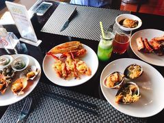 -荣誉国际酒店-云顶旋转餐厅