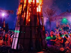 -北戴河碧螺塔海上酒吧公园