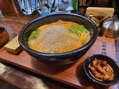 -银米·云南传统过桥米线(双廊黑金冠店)