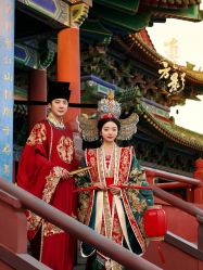 -雪中彩影婚纱摄影·微光艺术中心