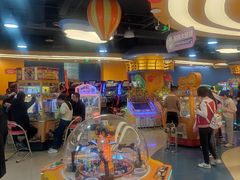 -爱玩嘉年华(龙湖曲江天街店)