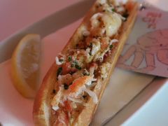 -Pinchy's Lobster & Champagne Bar