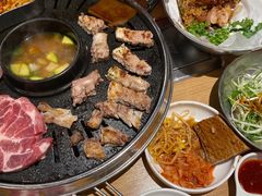 -江南猪肉商会无限续吃(弘大店)