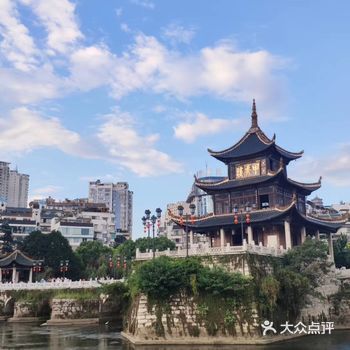 游客也很多，到此一游是必须的