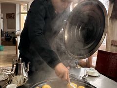 -粘豆包柴火铁锅炖