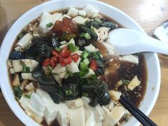 皮蛋拌豆腐-黄牛肉馆·皖南土菜