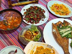 -香巴拉云南餐厅(华莱坞店)