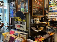 -黑胶星球(华发中城商都店)