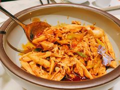 敲糖棒棒鸡-辛香汇·现炒川菜(淮海路百盛店)