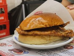 猪扒包-華人 華星冰室(氹仔 店)